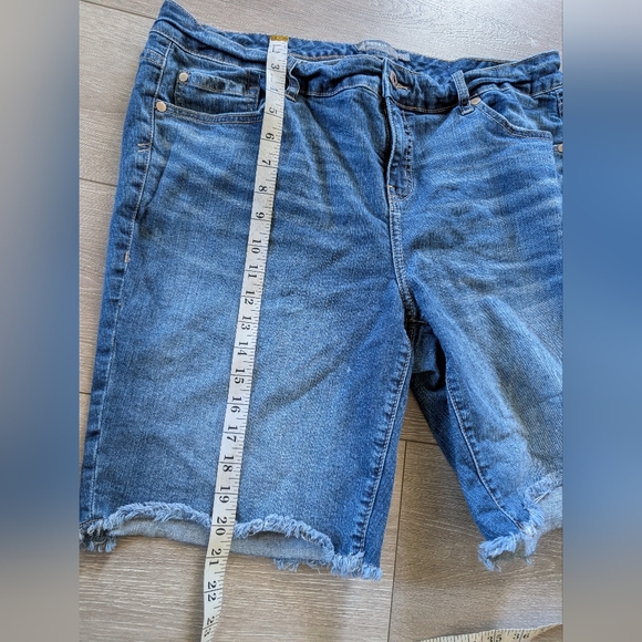 Torrid Classic Blue Jean Shorts - Picture 3 of 6